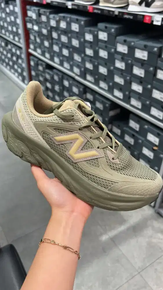 Sepatu NEW BALANCE FRESH FOAM TRAINER (UTRNAD)