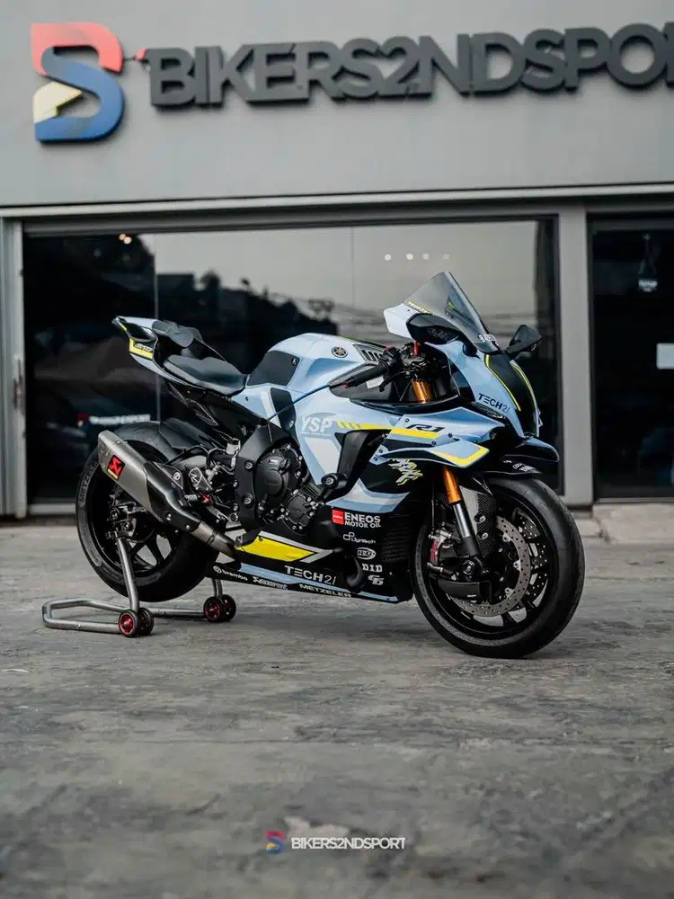 YAMAHA R1 60TH ANNIVERSARRY RARE