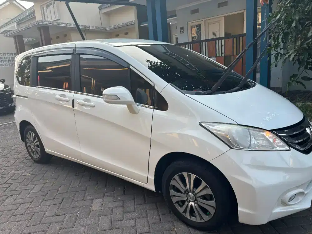 Dijual Freed E PSD 2014