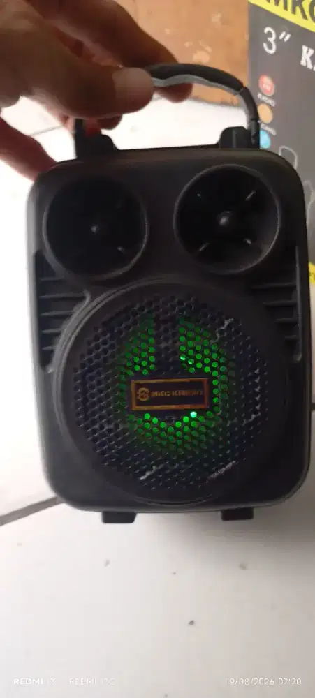 Dijual speaker portabel mkc kondisi nyala fungsi minat pm