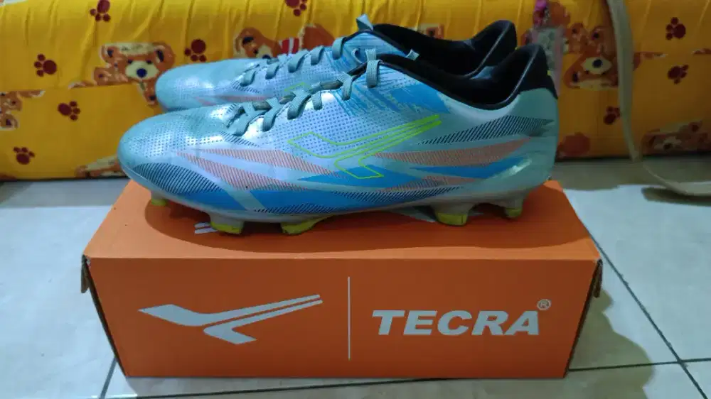 Sepatu bola Tecra Vitesse SC