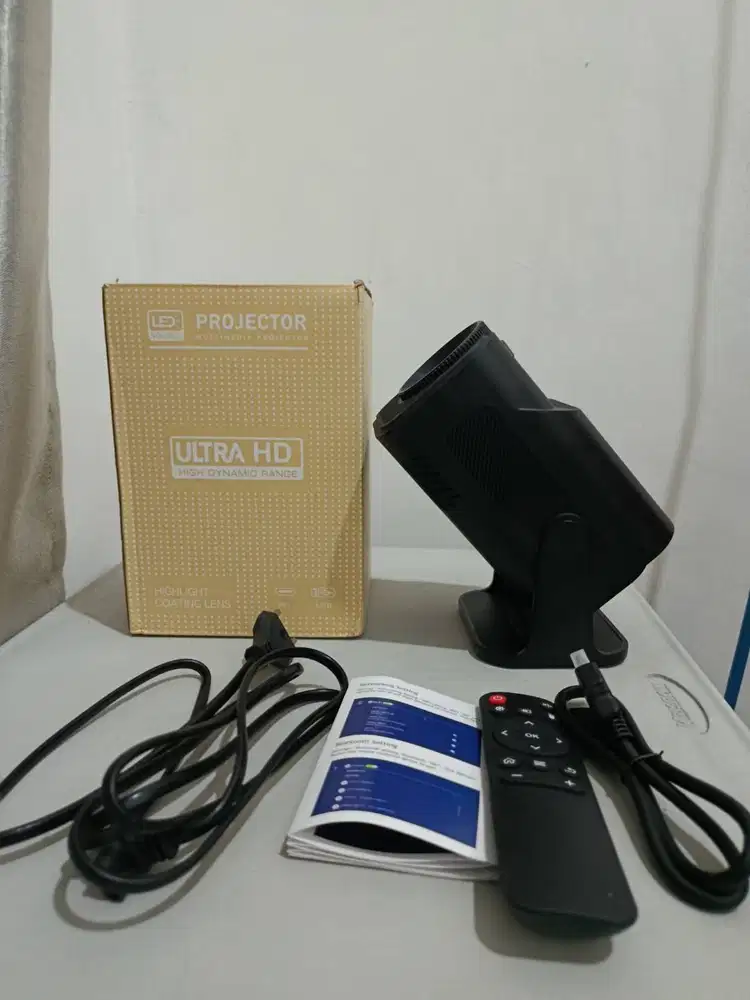 Mini Proyektor HY320 Pro Android