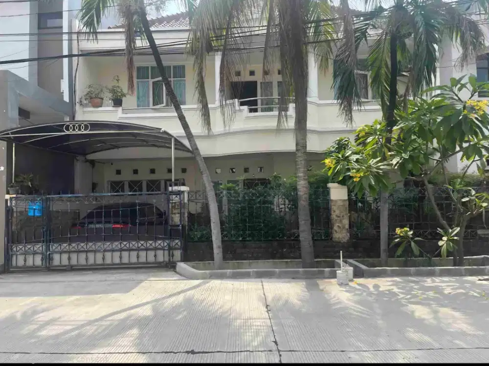 Rumah bagus siap huni di Janur Indah