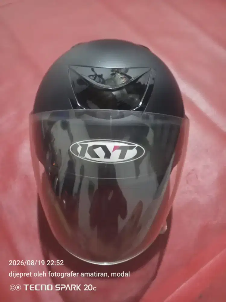 Helm KYT (KW) bekas rasa baru