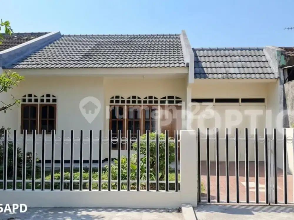 Rumah 1.5 Lantai Kutisari Surabaya - Rm225apd