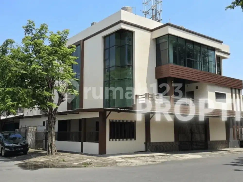 Gedung 3.5 Lantai Manyar Surabaya - Gg002apd