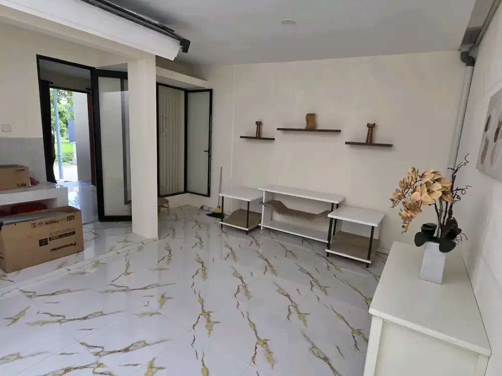 Dijual Rumah Baru Gress Northwest Hill 2LT 2KT LT55m Semi Furnish Dekat Universitas Ciputra Citraland Utara Surabaya Barat