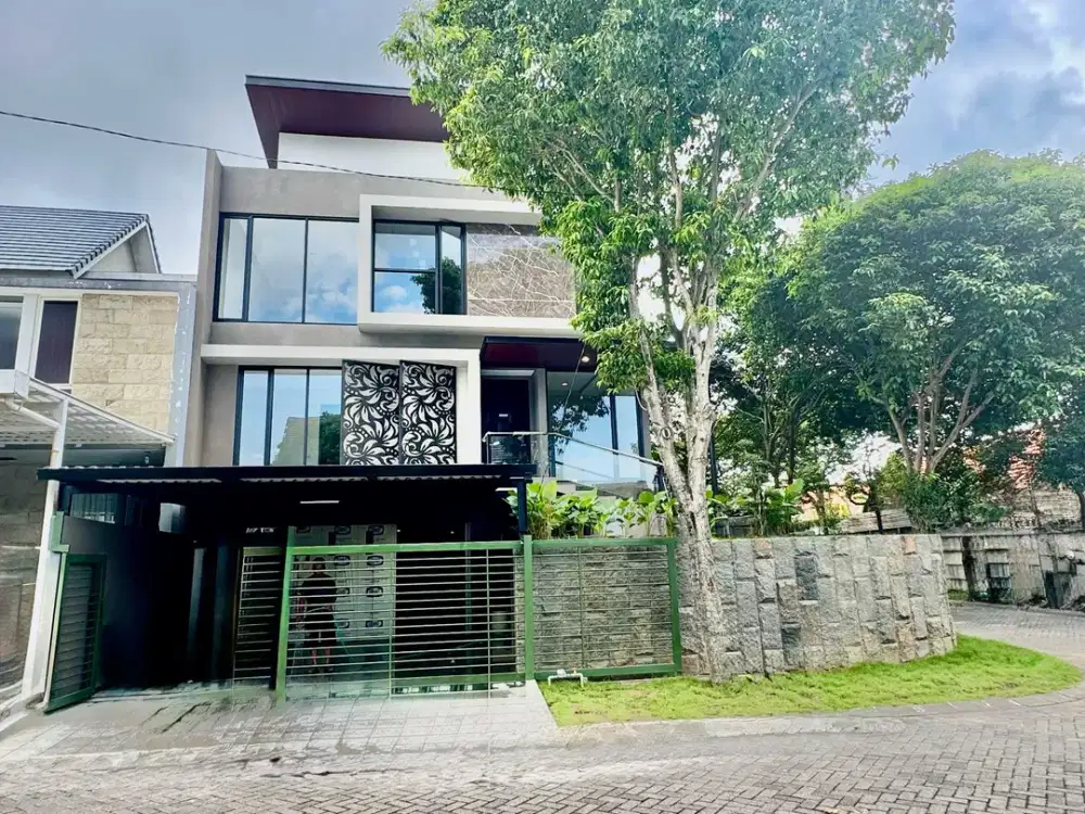 DIJUAL RUMAH WOODLAND CITRALAND MINIMALIS 3LT HOOK DEKAT PASAR MODERN
