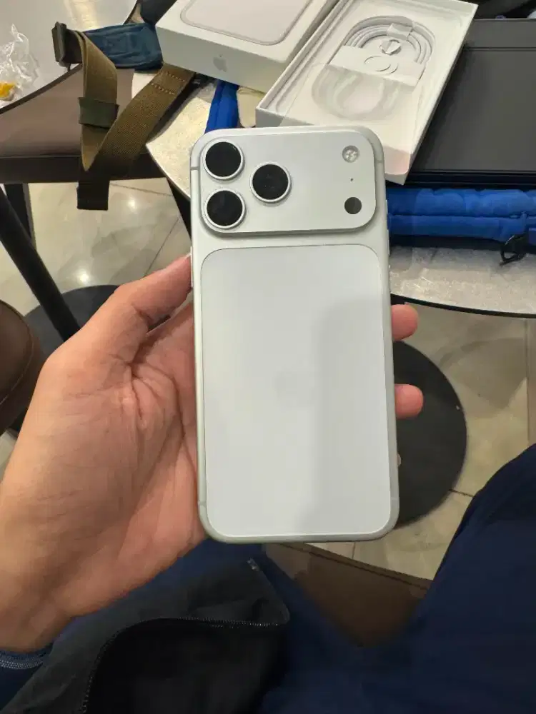 BH100 iphone 17 pro max 256 ibox silver