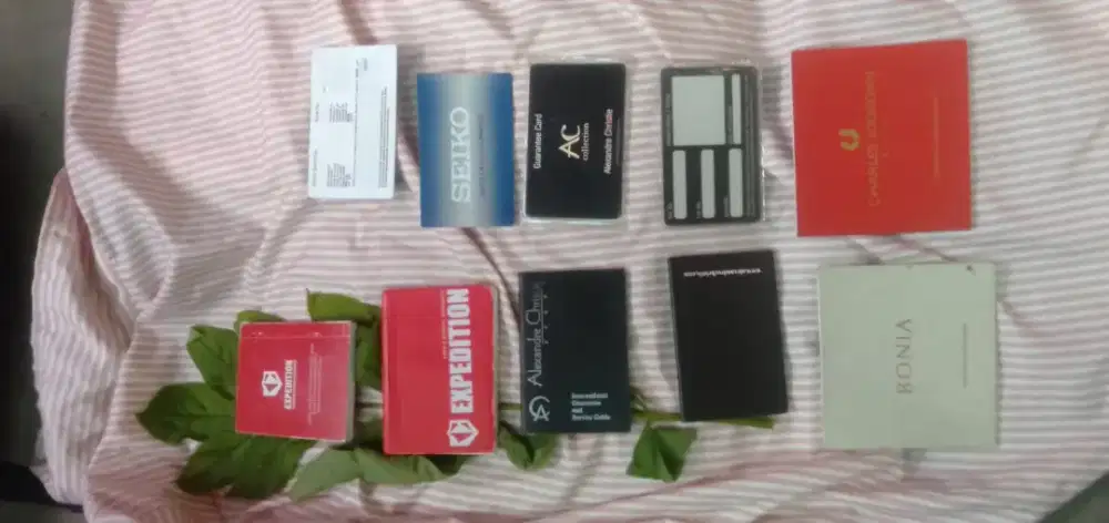 Di jual semua macam  buku baru untuk yg butuh dan minat wa,hp