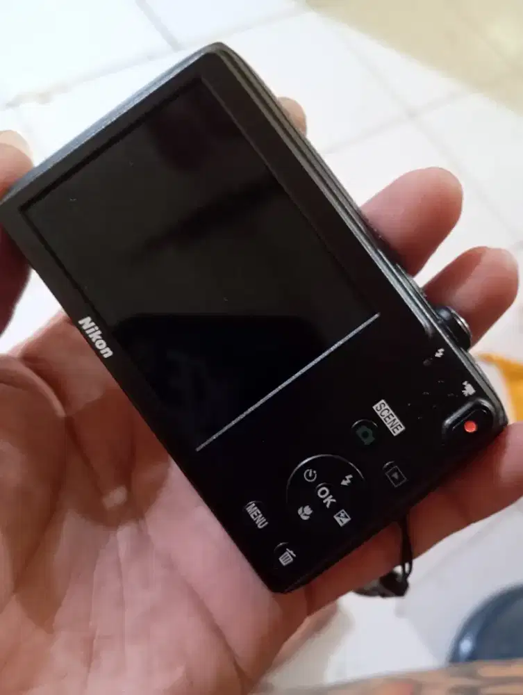 Nikon S3600 pocket