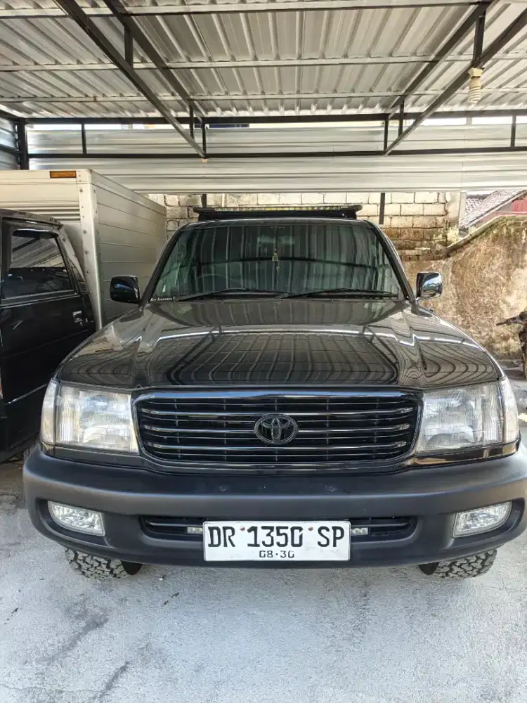 Landcluser 4,5 VX 4WD AT tahun 2002