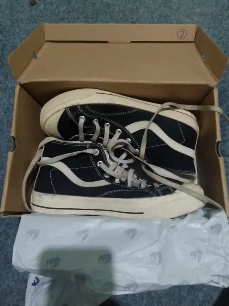 jual sepatu bekas berkualitas
