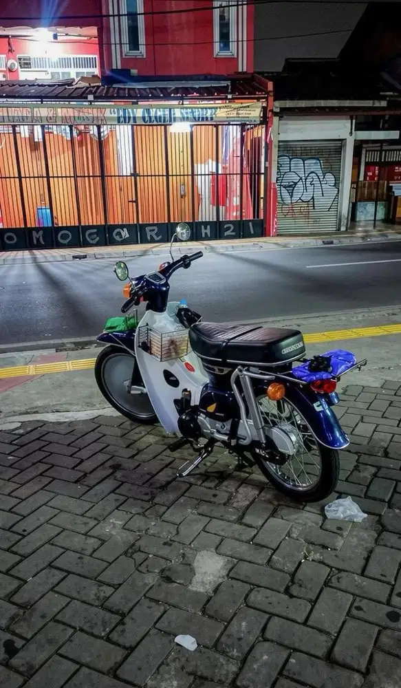 Honda C70 basic grand