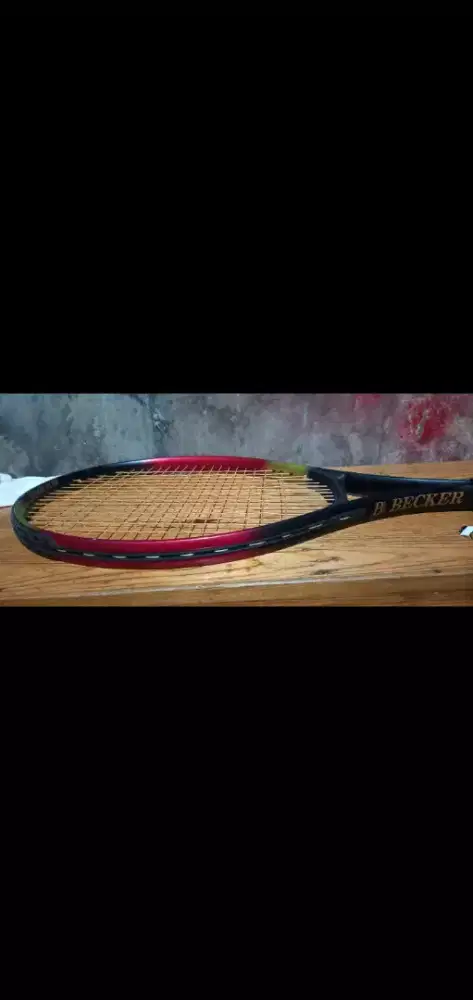 Raket Tenis Becker