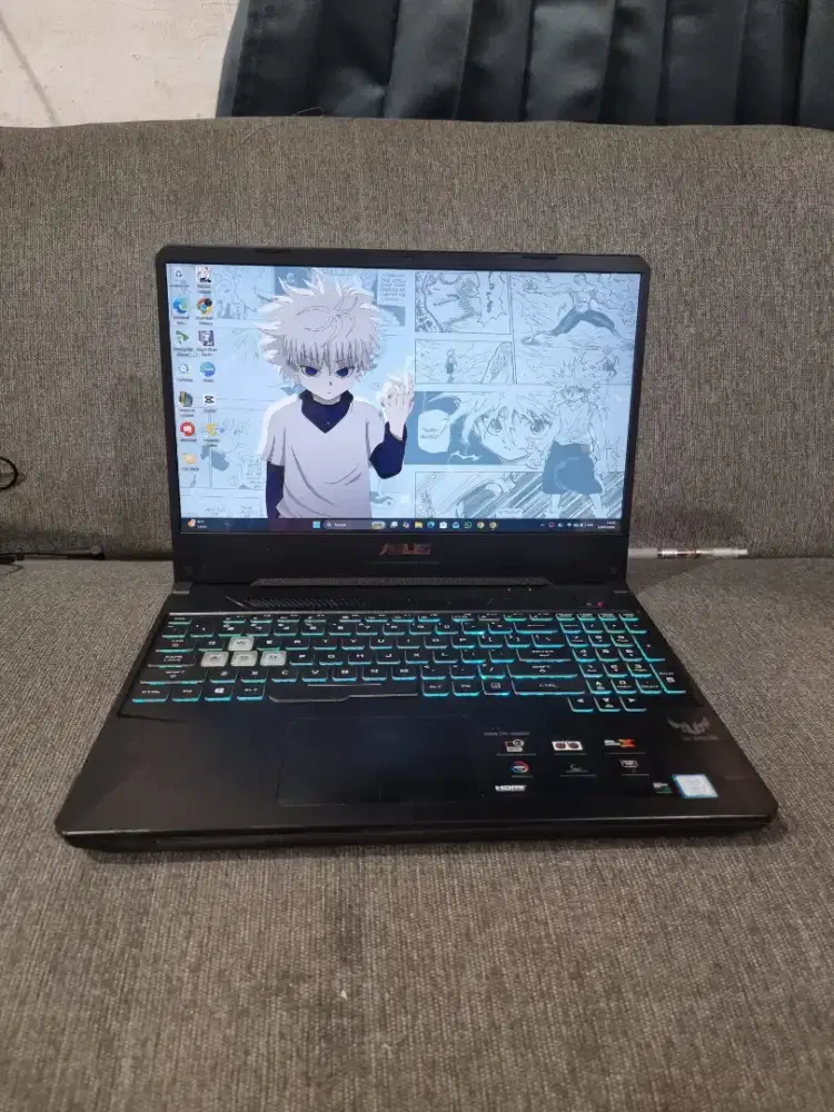 Asus Tuf Gaming FX505GE
Core i7
VGA GTX 1050
Ram 8GB
SSD 128+HDD 1TB