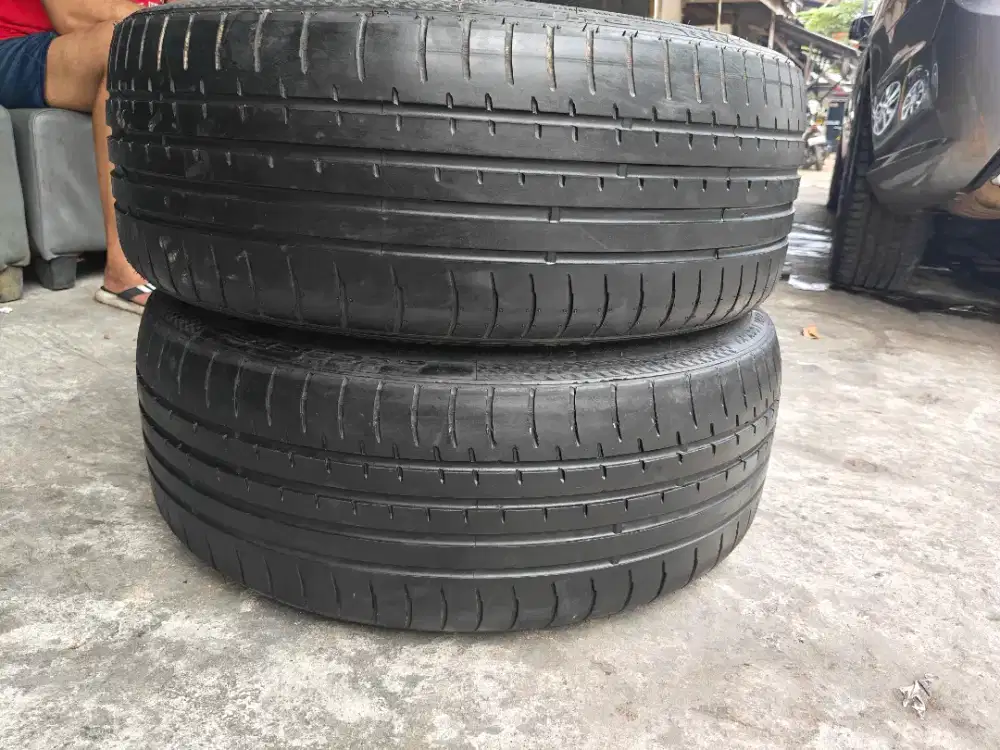 Jual ban mrek acelera phi ukuran 245 40 R21 kond 80% 2pcs mulus 2024