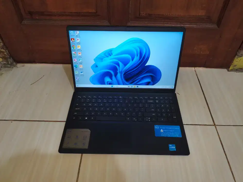 Laptop Dell inspiron 15-3511 Ram 8gb HDD 1TB corei3 gen11 Layar FullHD