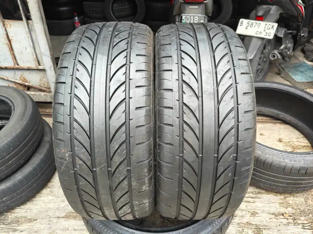 Jual ban copotan mrek Champiro GTX pro ukuran 235 45 R18 kond 90% 2025