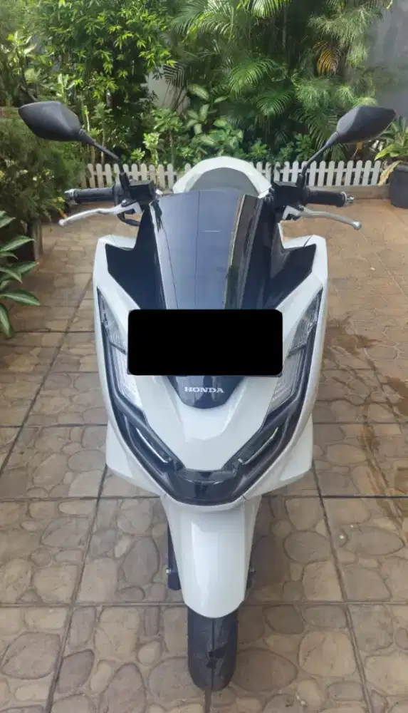 F'S Honda PCX ABS 160 thn 2024 Putih glossy