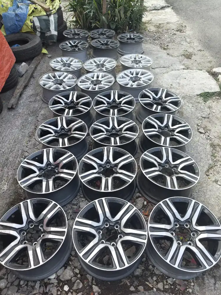 Jual vleg Fortuner R17 pcd 6x139 kond mulus..co2k buat hiluk dobel