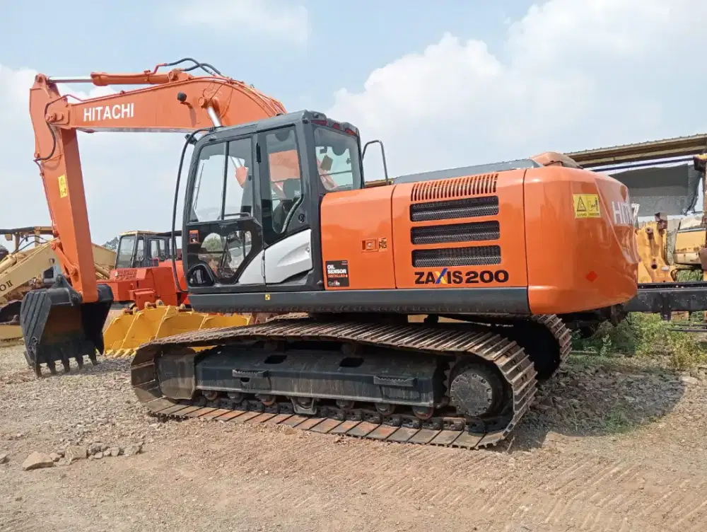 EXCAVATOR 2018 ALAT BERAT HITACHI ZX200-5G