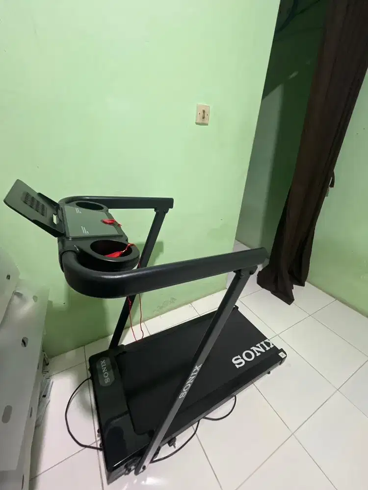 Dijual cepat Treadmill Sonix STR07 new