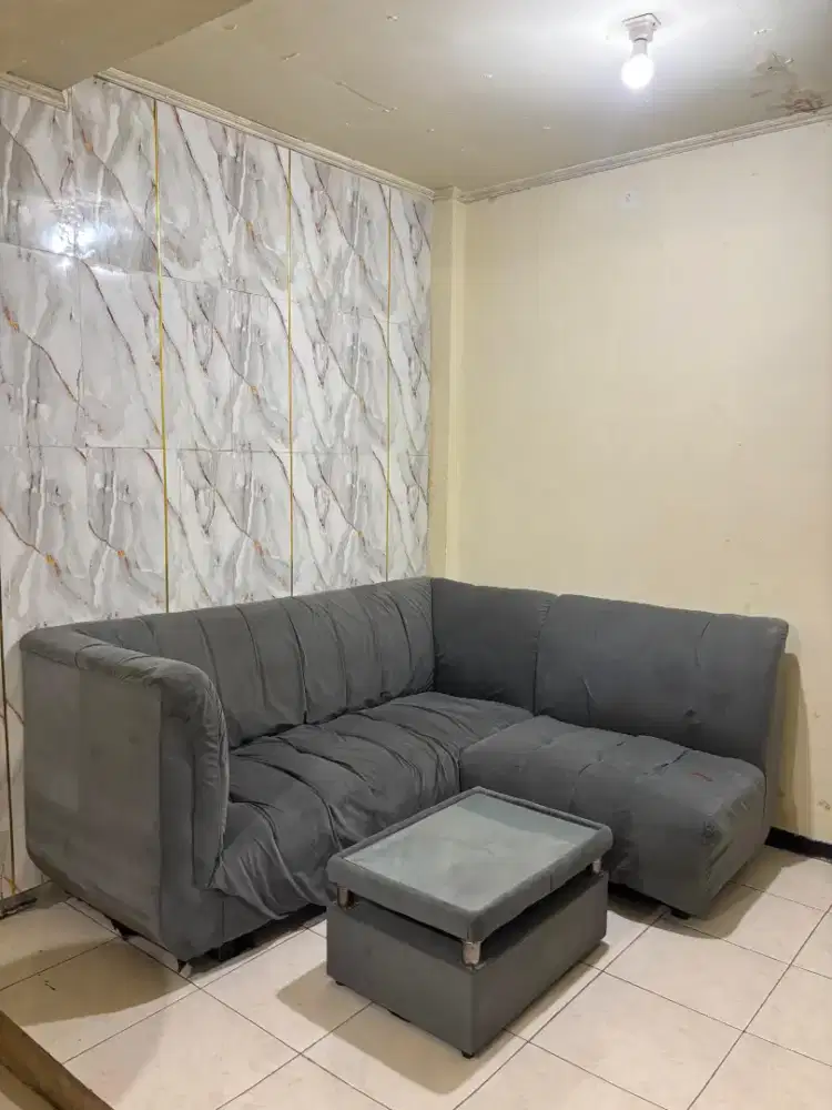 Sofa L + meja ya