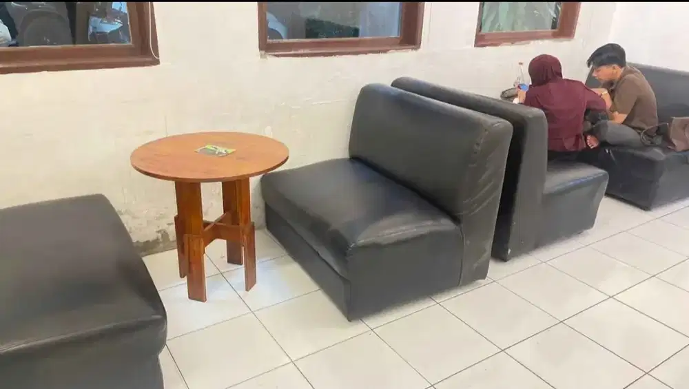 sofa kulit satu set