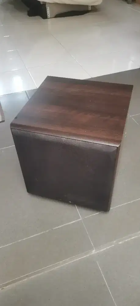 Speaker wharfedale subwoofer
