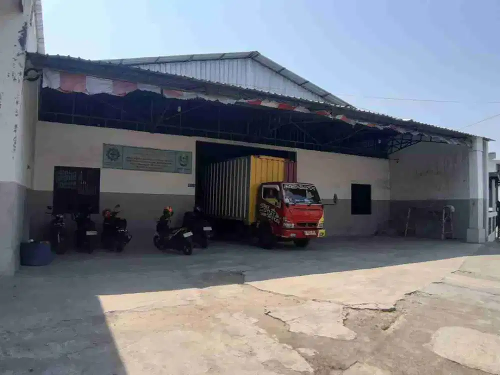 Gudang Siap Pakai Wolter Monginsidi Pedurungan Semarang