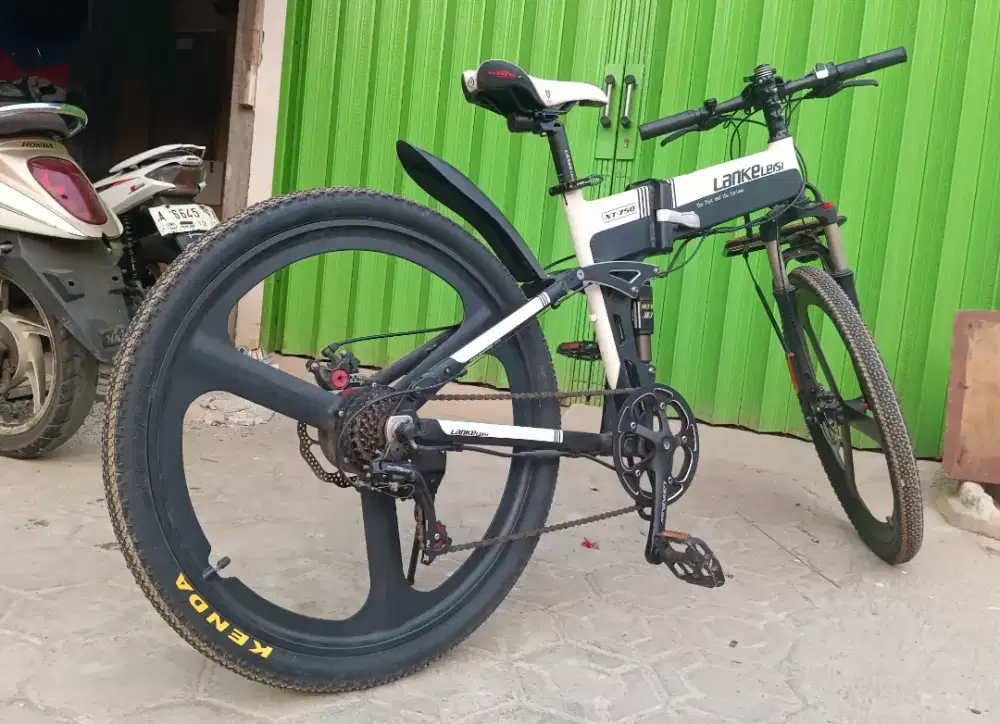 Sepeda listrik Lankeleisi xt750 ngebut 400watt Lithium
