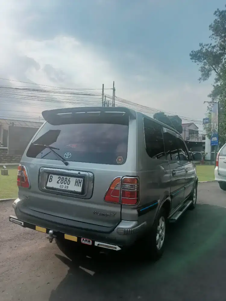 Toyota kijang lgx new model