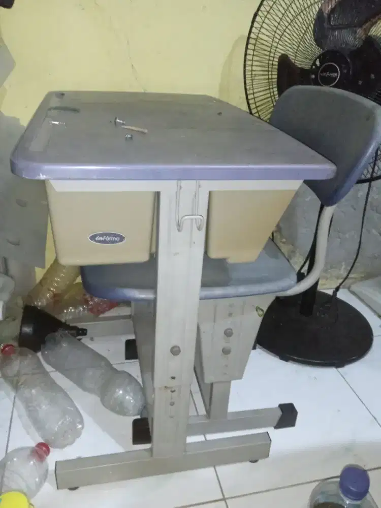 Meja dan bangku belajar besi