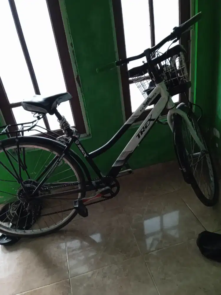 Dijual sepeda bekas merk TREK
