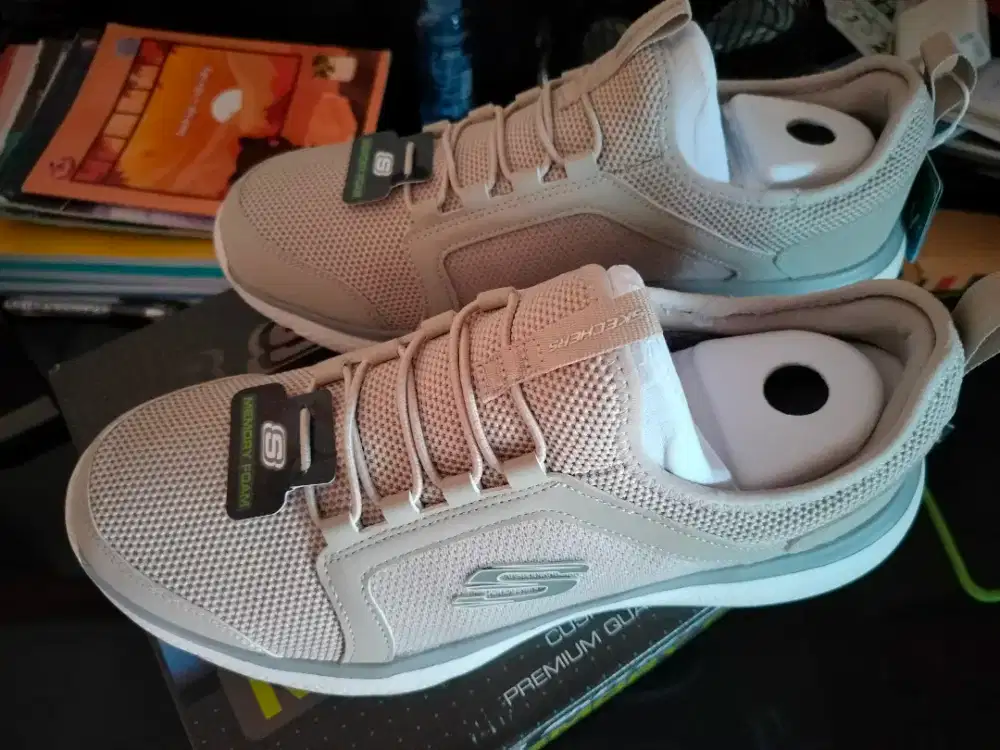 Sepatu Baru Skechers