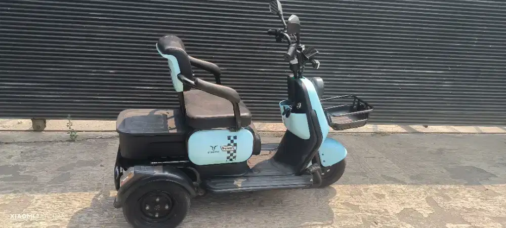 Sepeda listrik roda tiga uwinfly maleon 2 tricycle