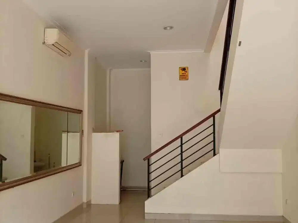 Disewakan Ruko Lokasi Strategis Madison Square  Kota Wisata Cibubur