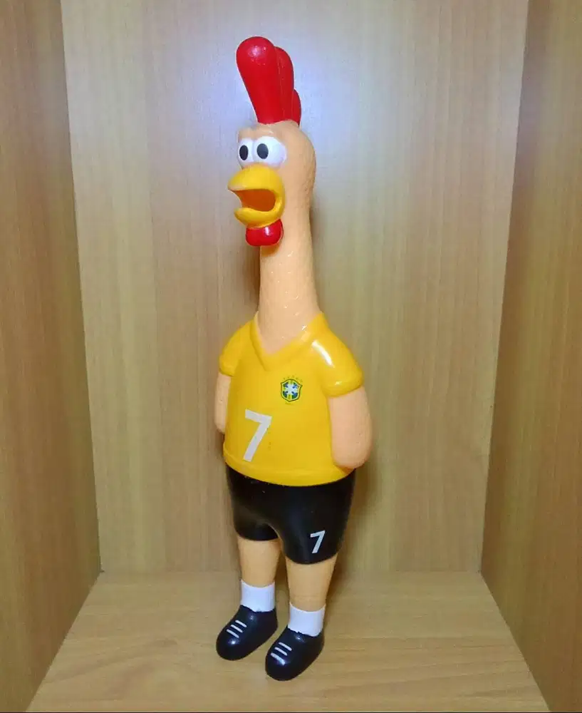 Mainan Figure Mascot Brazil Chicken Rubber