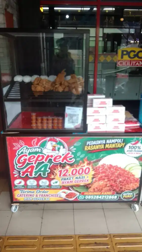 butuh karyawan langsung kerja bsk  jaga ayam geprek di PGC dan drptra