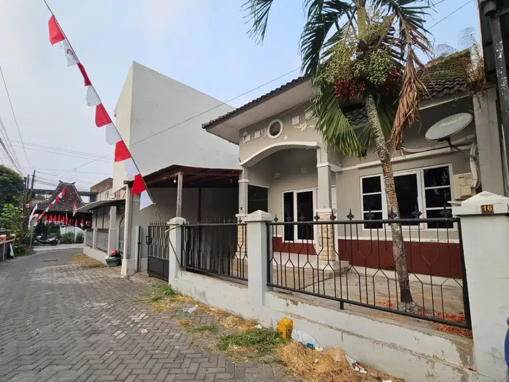 Rumah dalam Perumahan dekat AMPLAZ Nologaten Depok Sleman