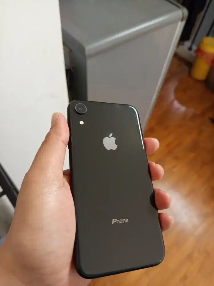 iPhone XR 64GB Black / Hitam