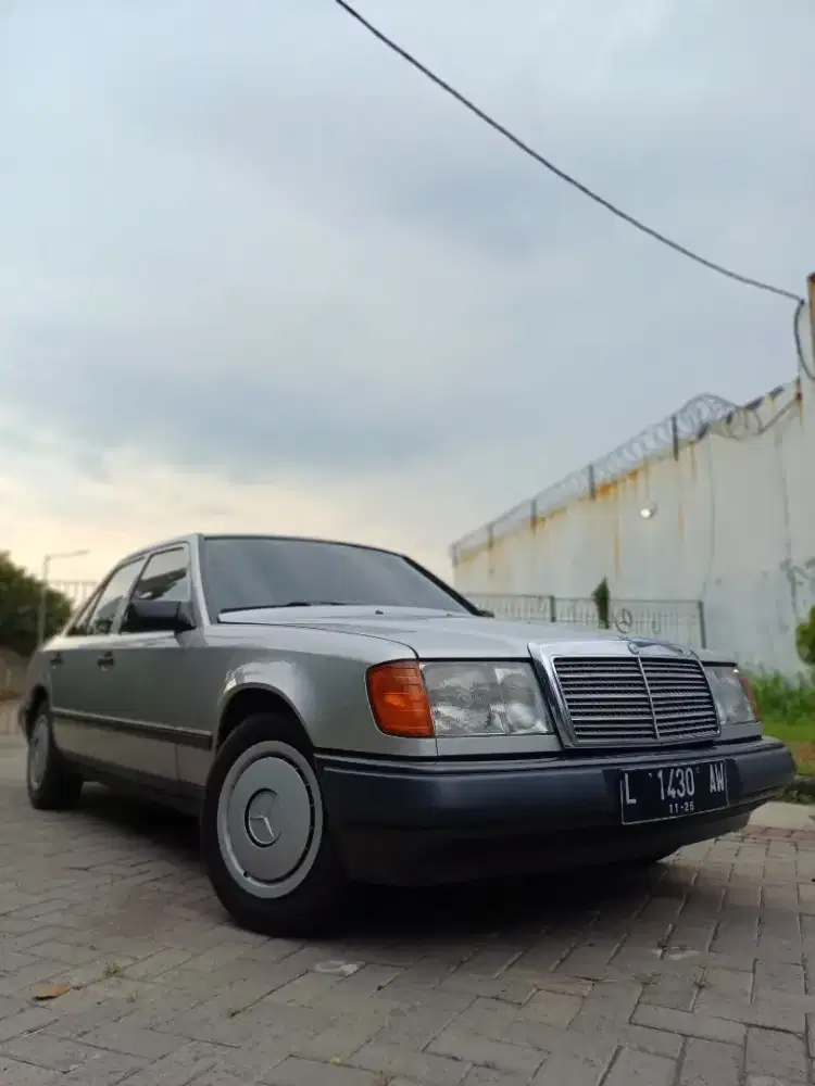 Mercedes-Benz W124 230E Manual 1989 List Becak Stripline Original