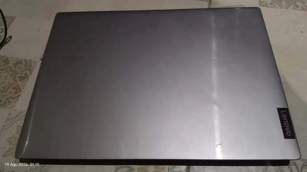 Lenovo ideapad 14in core I3