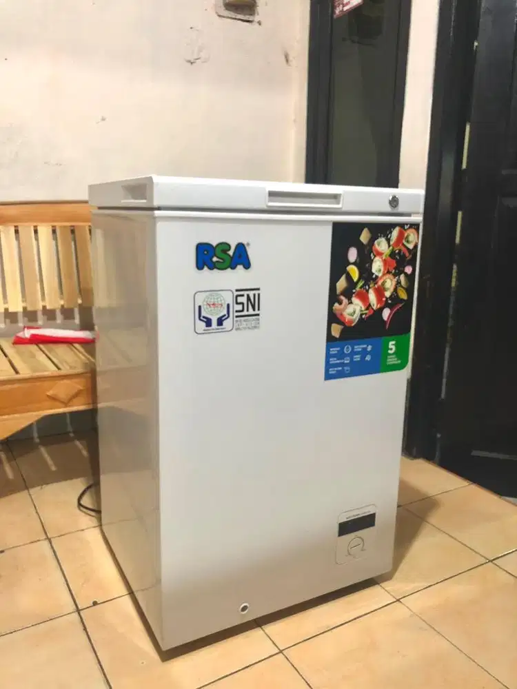 Dijual Perlengkapan Usaha - Freezer & Etalase Kaca Kecil