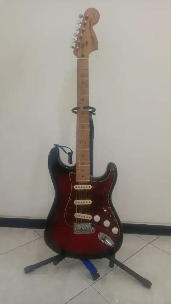 Dijual gitar listrik squaier