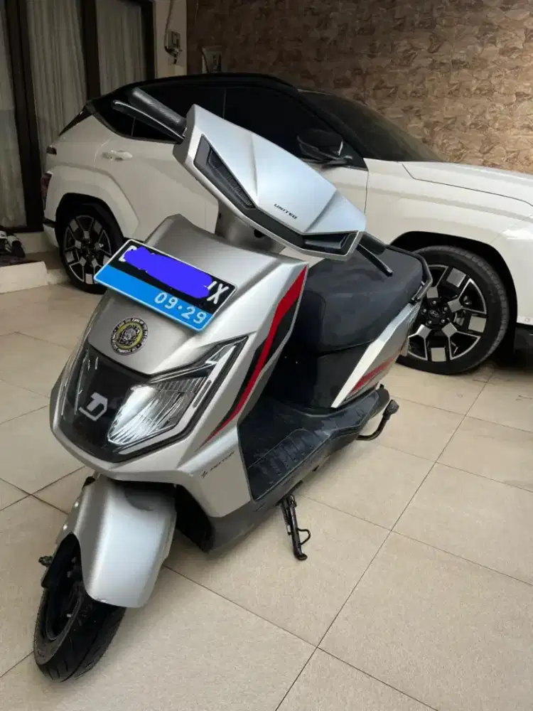 Motor Listrik United MX1200 KM 700 Perak