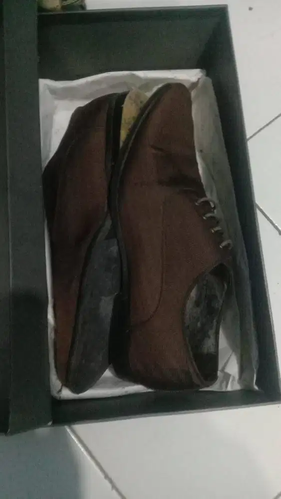 Sepatu pantofel pria