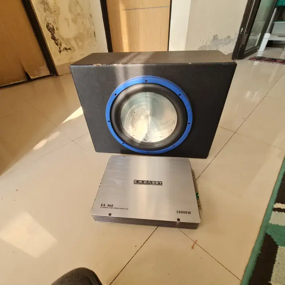 Dijual Booster audio mobil merk EMBASSY EA 460 4CHANEL HIGH POWER AMP.