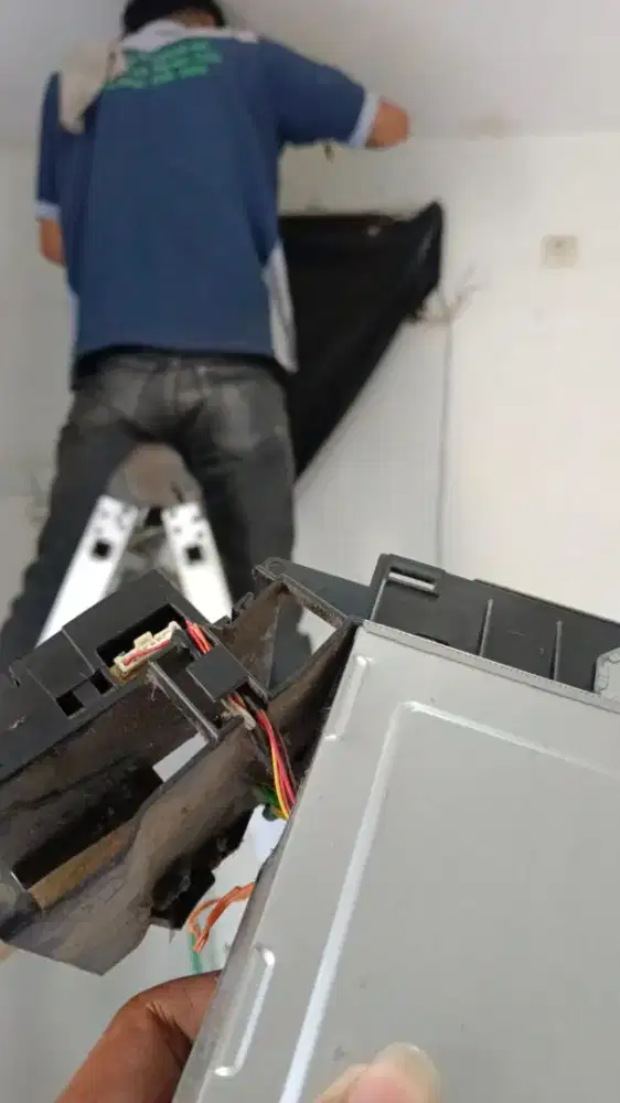 Jasa cek ac,kulkas & dispenser Bergaransi